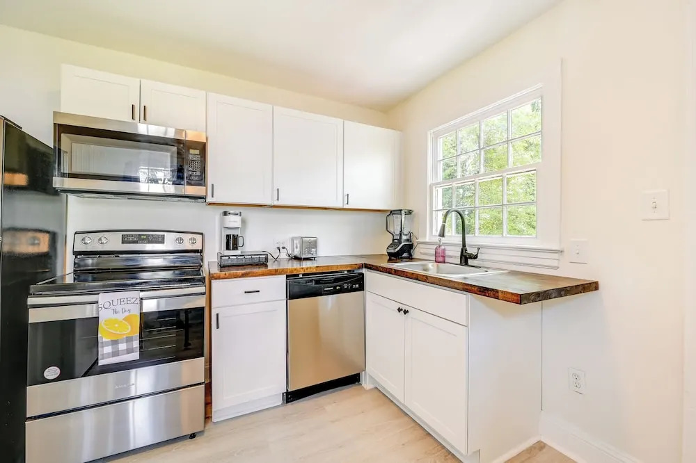 Winston-salem Vacation Rental ~ 3 Mi to Downtown!