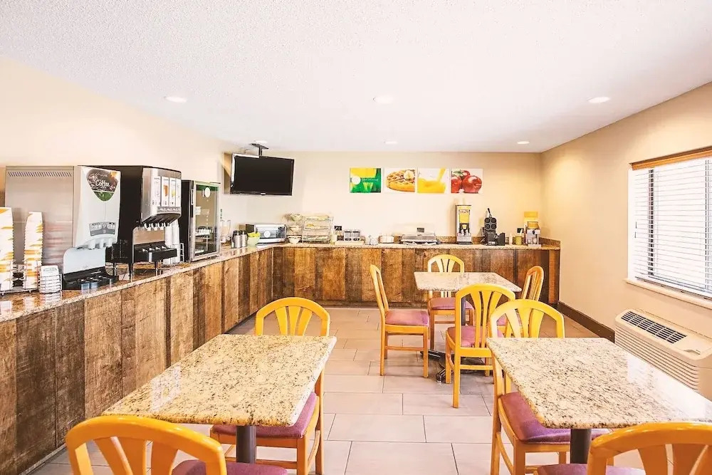 La Quinta Inn Milwaukee Northwest