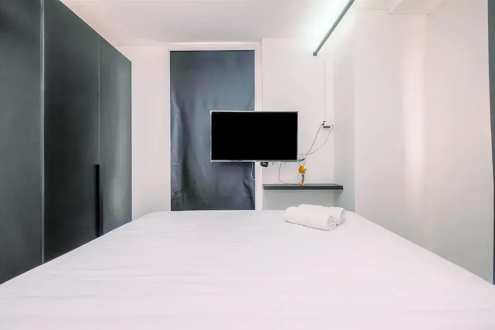 Luxury 2BR Apartment at Pejaten Park Residence with Bathtub