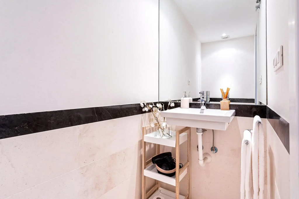Exclusive 3BD apartment near  Cathedral. San Agustin VI
