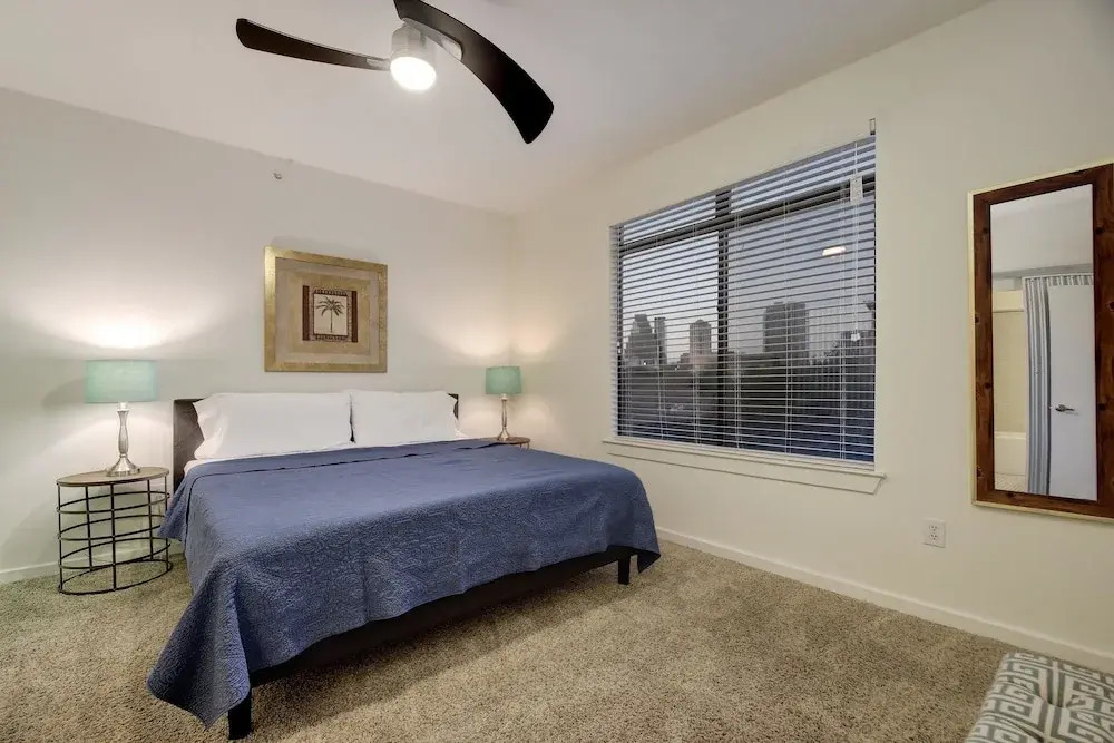 StayLo Luxury 2 Bedroom Apartment