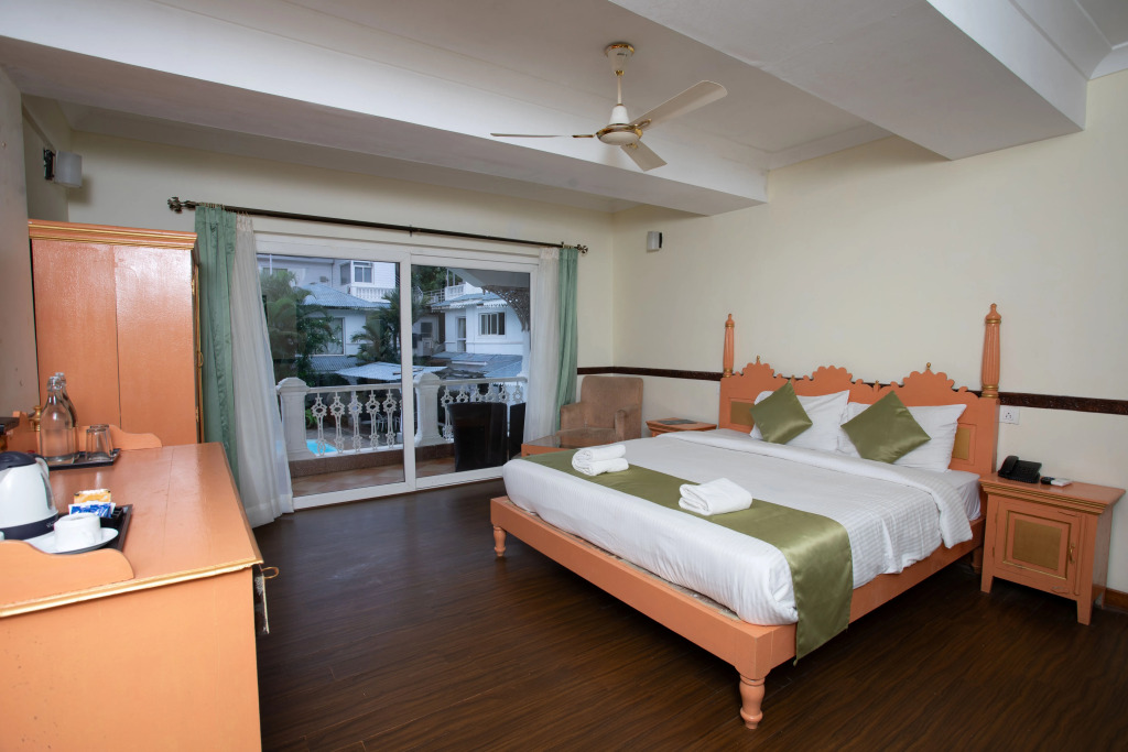 Stone Wood Riverfront Resort, Siolim