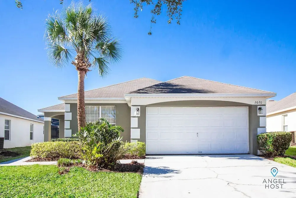 Home With Private Pool and Nature Trails Near Disney!