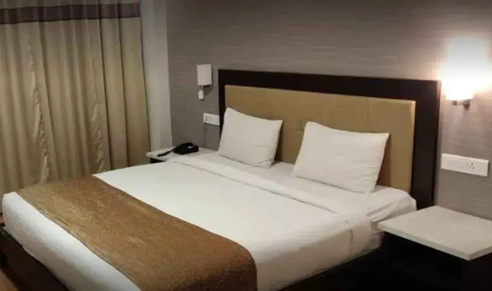 Hotel Swarnaa Paradise