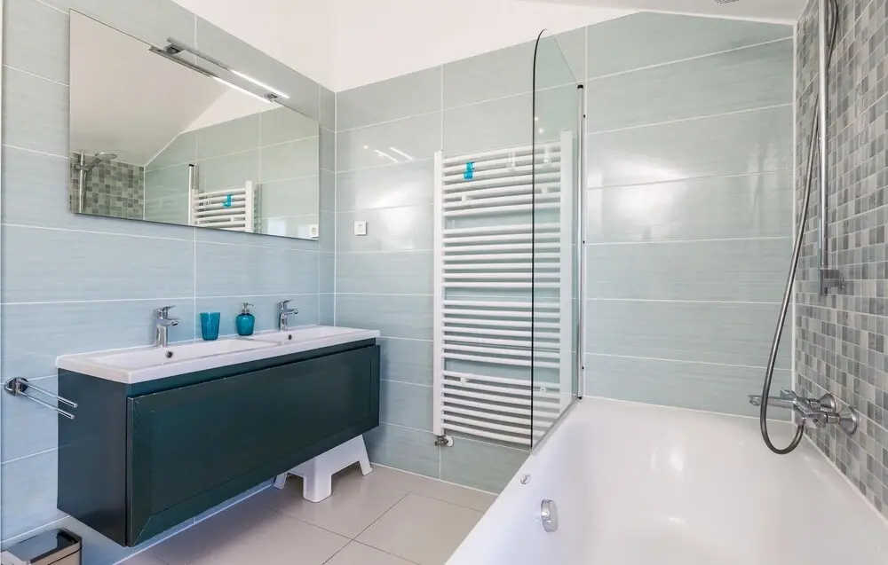 Amazing Home in Icici With 5 Bedrooms, Wifi and Outdoor Swimming Pool