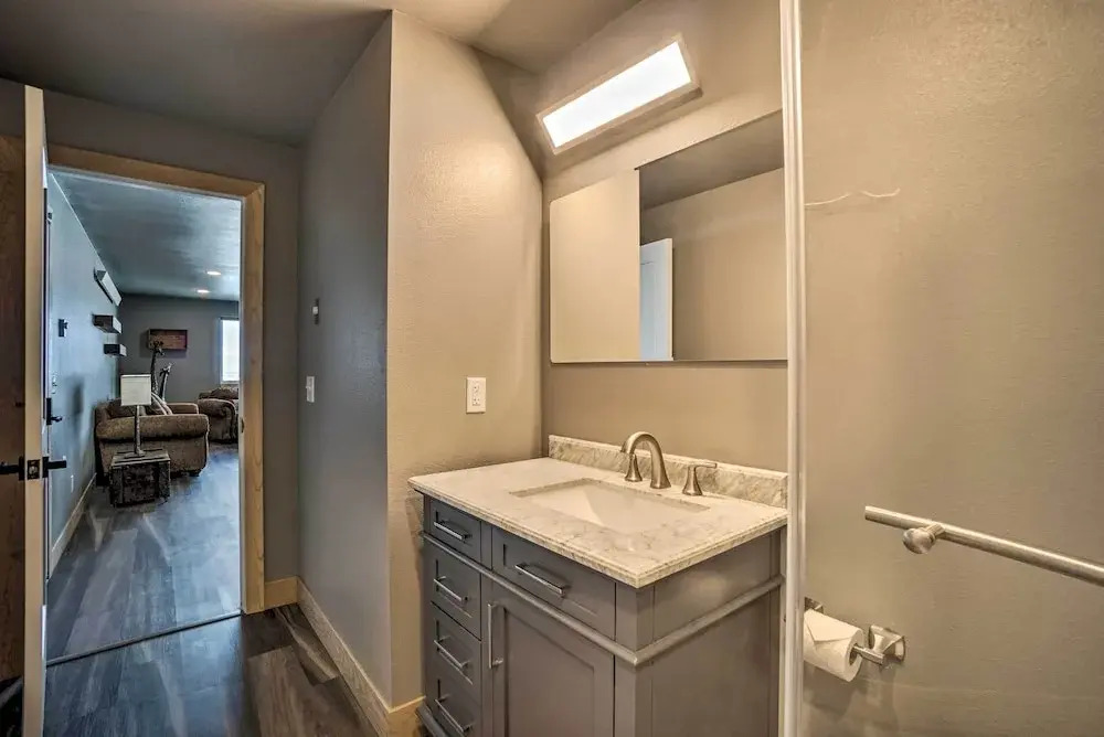 Spacious Saratoga Condo w/ Mountain Views!