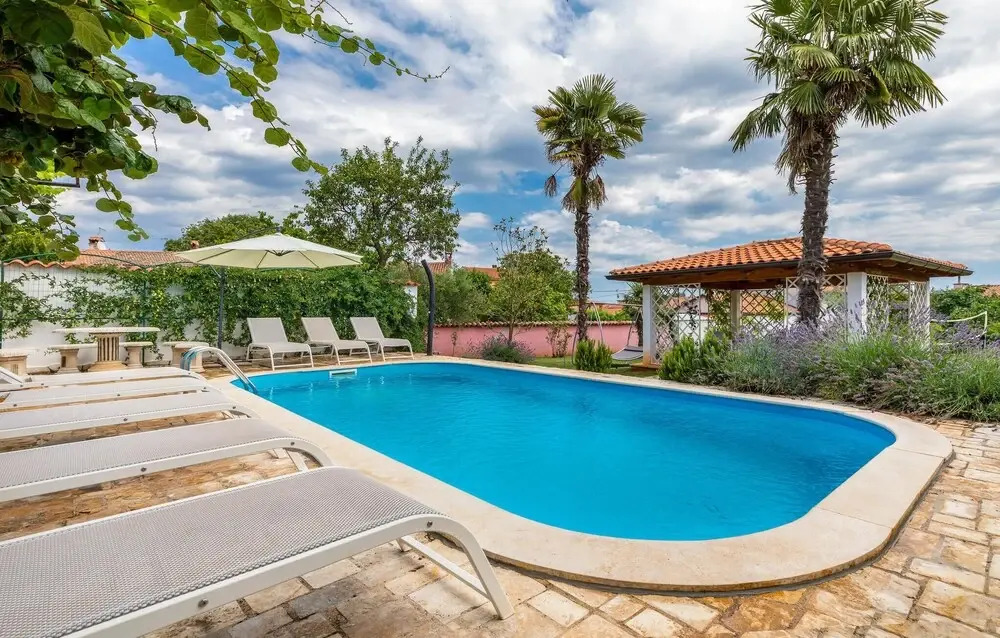 Gorgeous Home In Kastelir