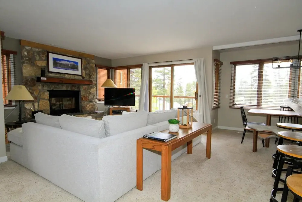 Mountainback #102, Corner Unit 2 Bedrooms 2 Bathrooms Condo