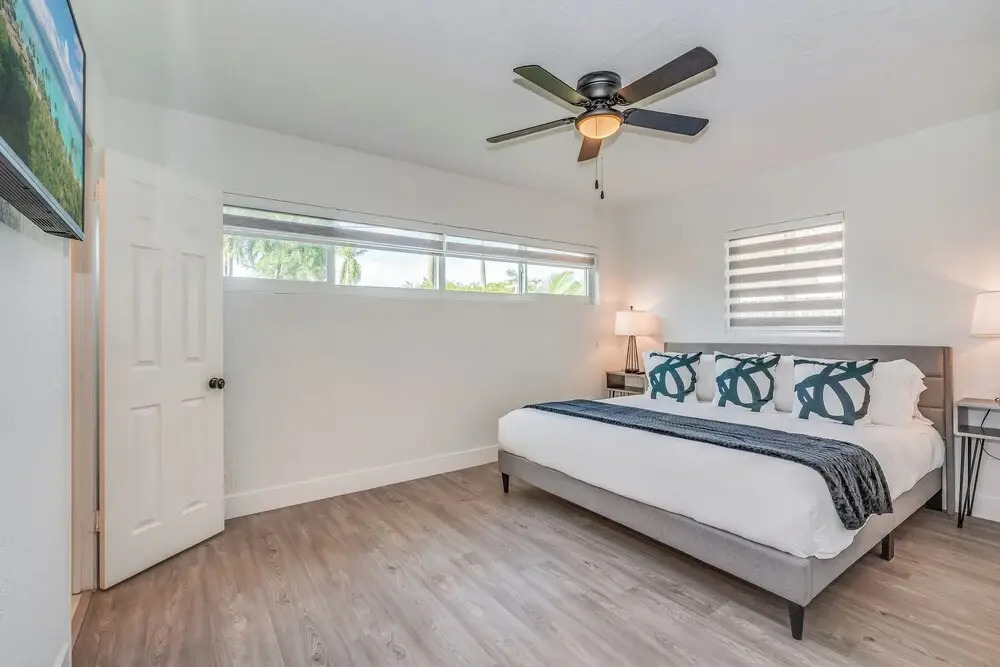 Friendly Fox Luxury Home with Pool & Spa