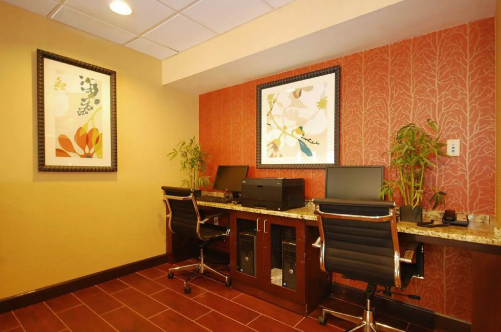 Holiday Inn Express Forsyth by IHG