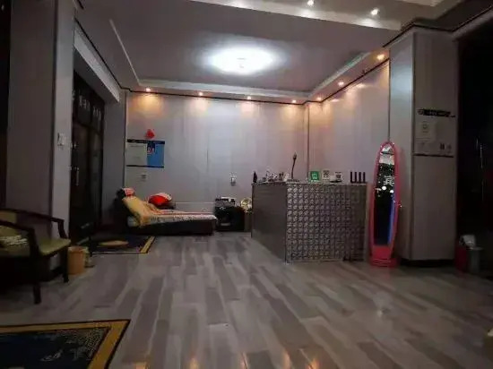 Chuxiong Four Seasons Business Hotel