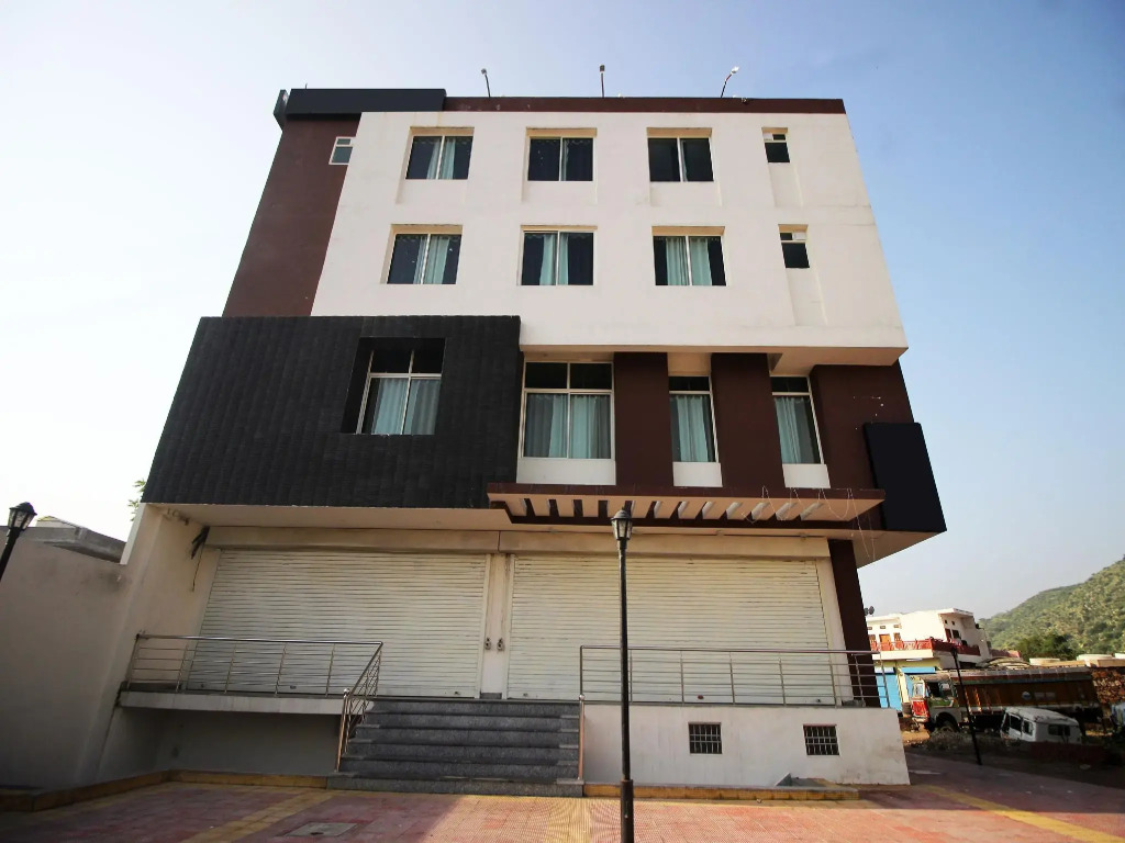 OYO 9424 Hotel Eden