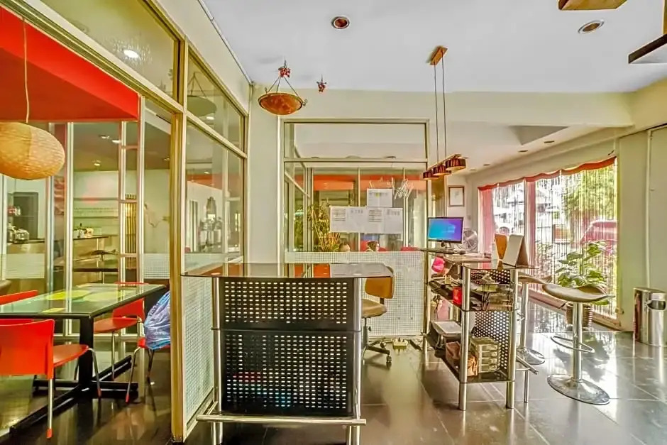 OYO Flagship 90759 Beatrix Apartment