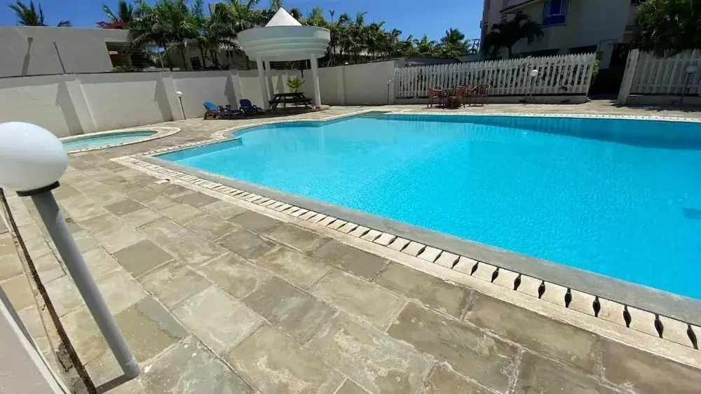Lux Suites Hayana Palm Apartments
