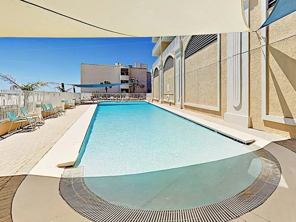 Gulf-view Coastal Elegance W/ Pool & Hot Tub 3 Bedroom Condo