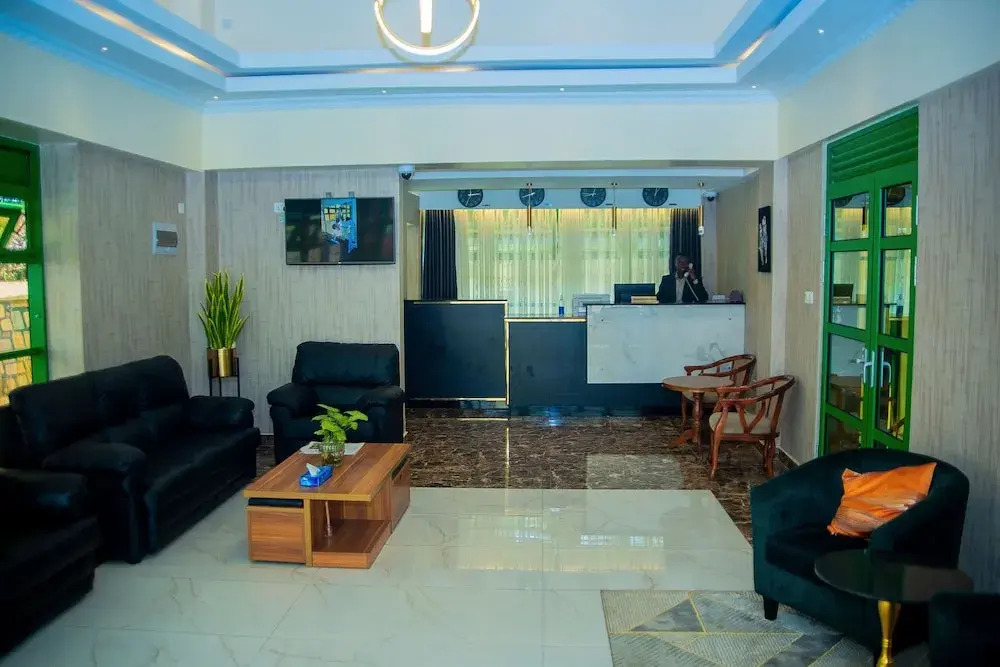 Highlands Suites Hotel and Apartments
