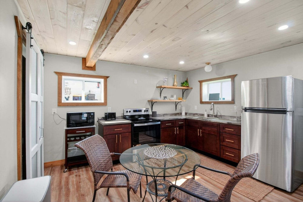 Modern Arts District Loft With Boat Parking 1 Bedroom Cottage