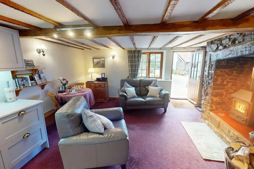MONKLEIGH COACHMANS COTTAGE 1 Bedroom