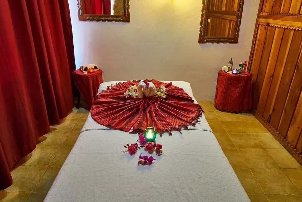 La'Tonna Safari Hotel
