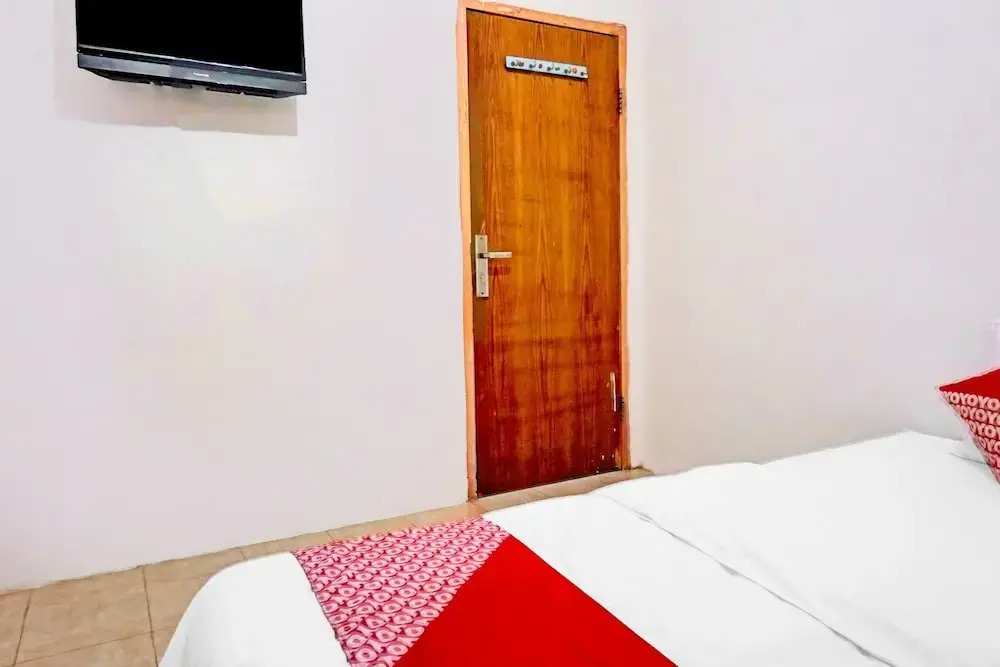 OYO 90743 Kartini Populer