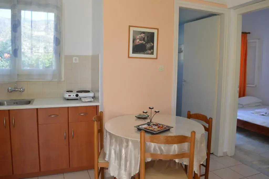 Elli Studios & Apartments