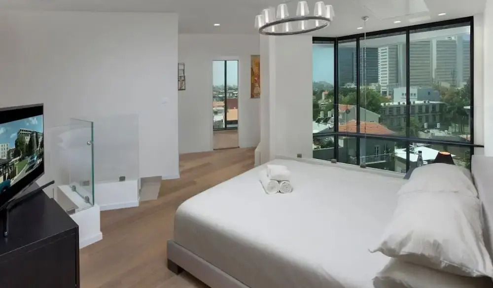 Deluxe Loft 2BR White City by HolyGuest