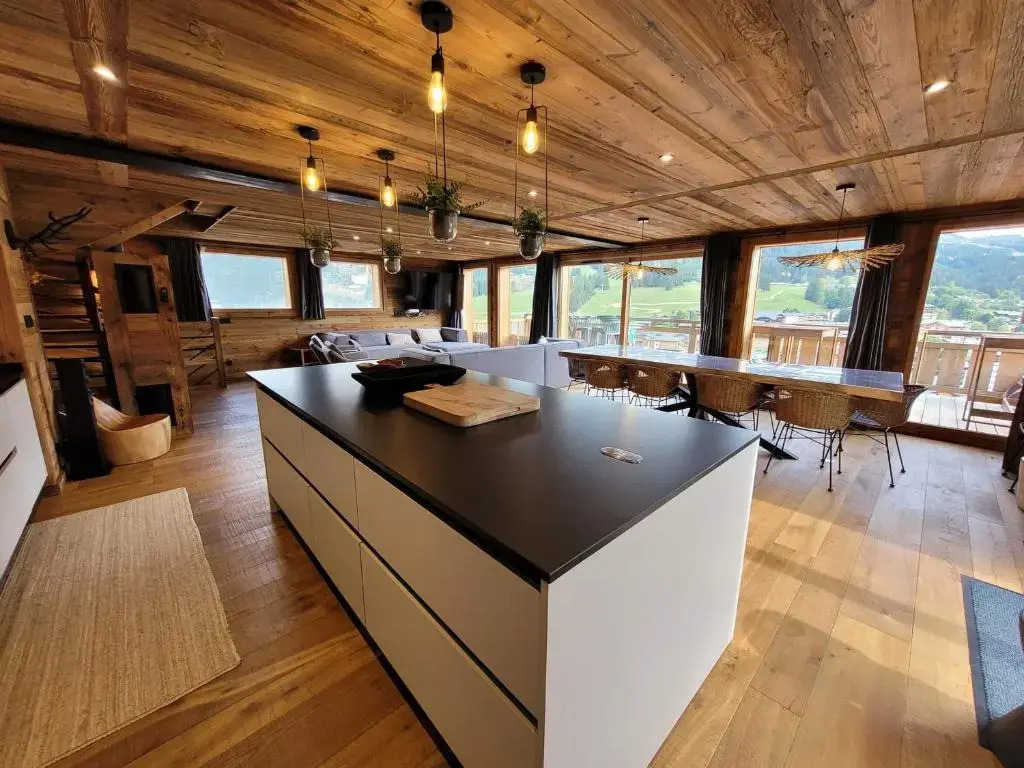 Chalet Les Gets, 5 pièces, 14 personnes - FR-1-598-19