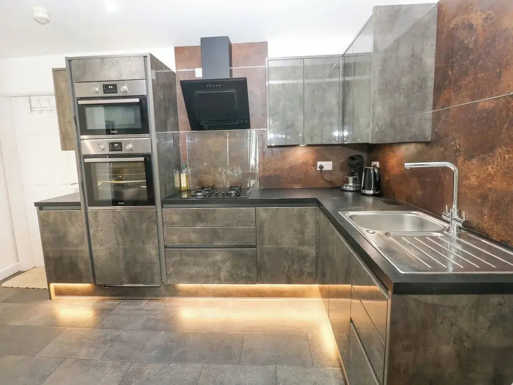 Apartment 4
