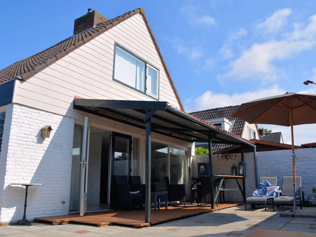 Holiday Home in Noordwijkerhout by Lake
