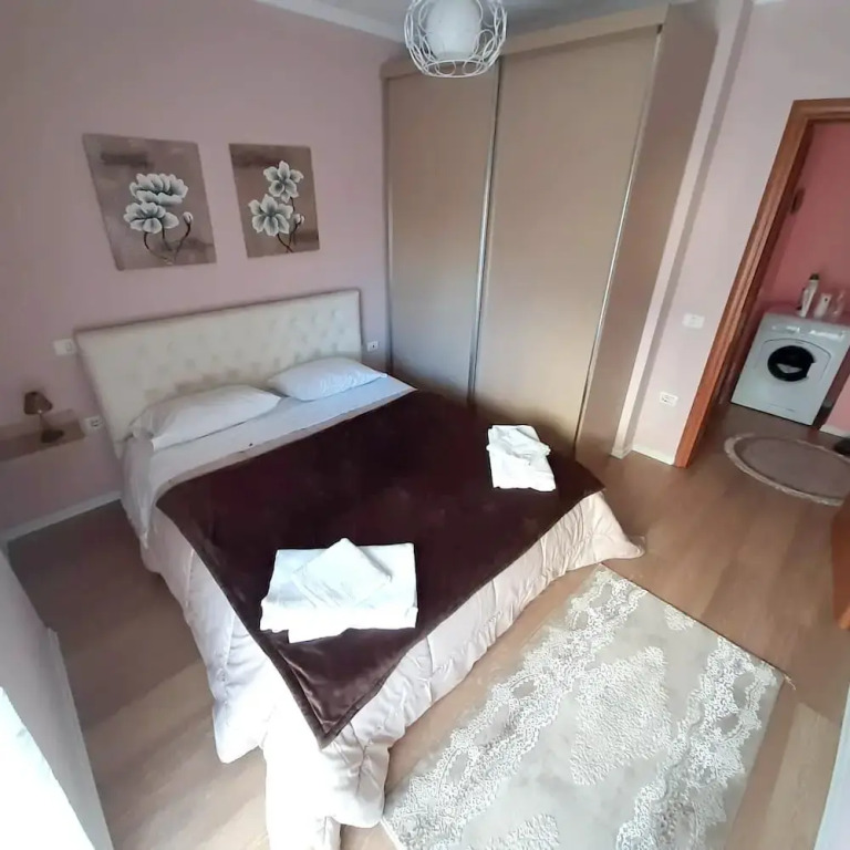 Apartment With one Bedroom in Tiranë, With Balcony and Wifi