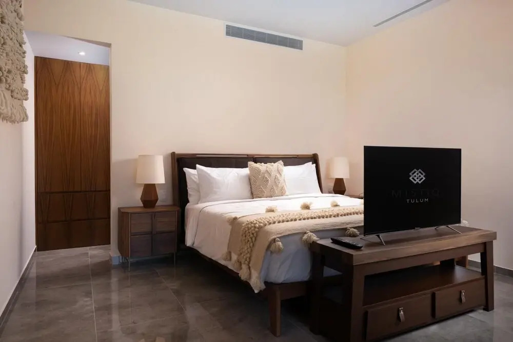 Chic Design Prime Location Large Studio With Private Garden and Shared Pool