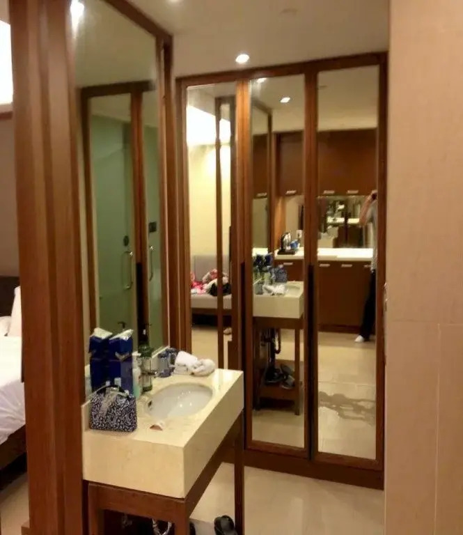 Tujiasiweideng Holiday Hotel