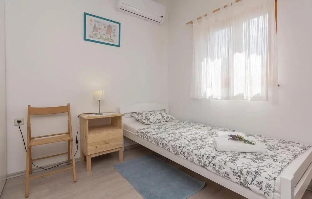 Amazing Home in Maslenica With 4 Bedrooms