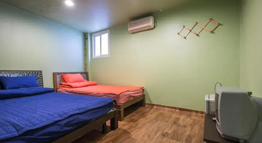 Hostel Korea 5