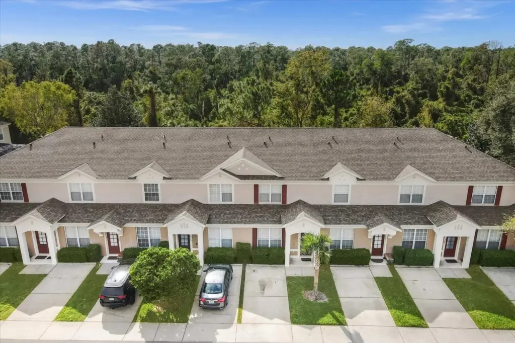3 Bedrooms 3 Bathrooms Windsor Palms 2340 Sp