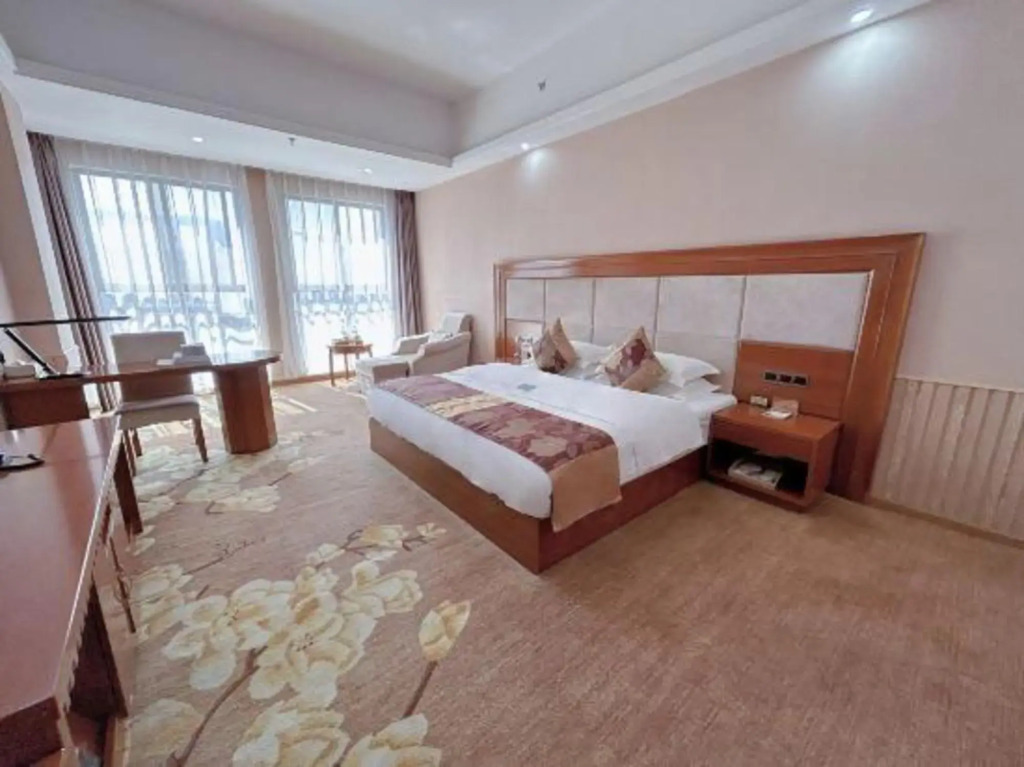 Golden Begonia Donggang Hotel Lincang