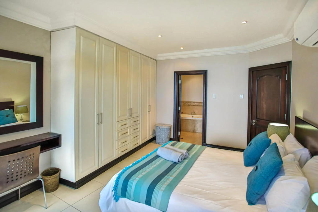 504 Ballito Manor View-Luxury home on the main beach
