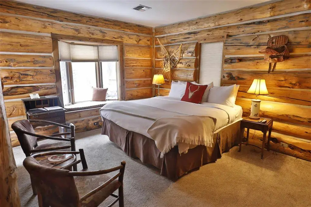 Bentwood Inn