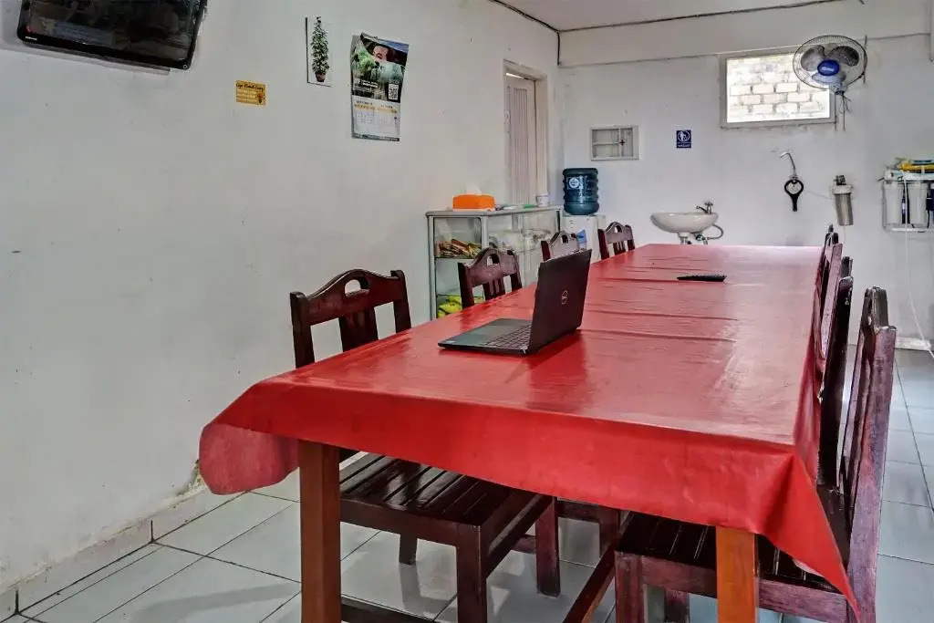 OYO 91872 Sweet 17 KostNearJatim Park Surabaya