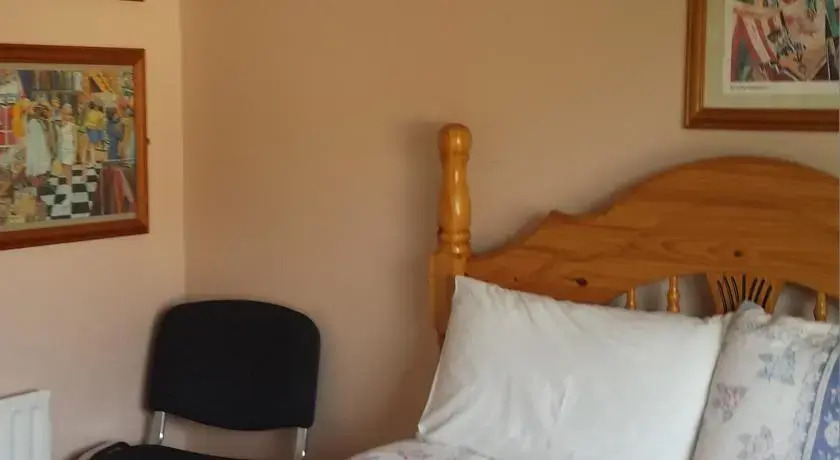 Robinsnest Short Stay Accommodation Limerick
