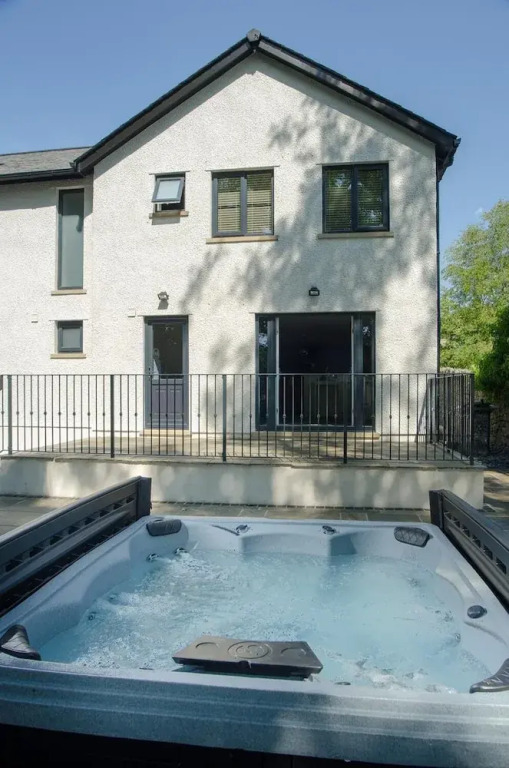 Kirkby Lonsdale Cottages-Ingleborough House
