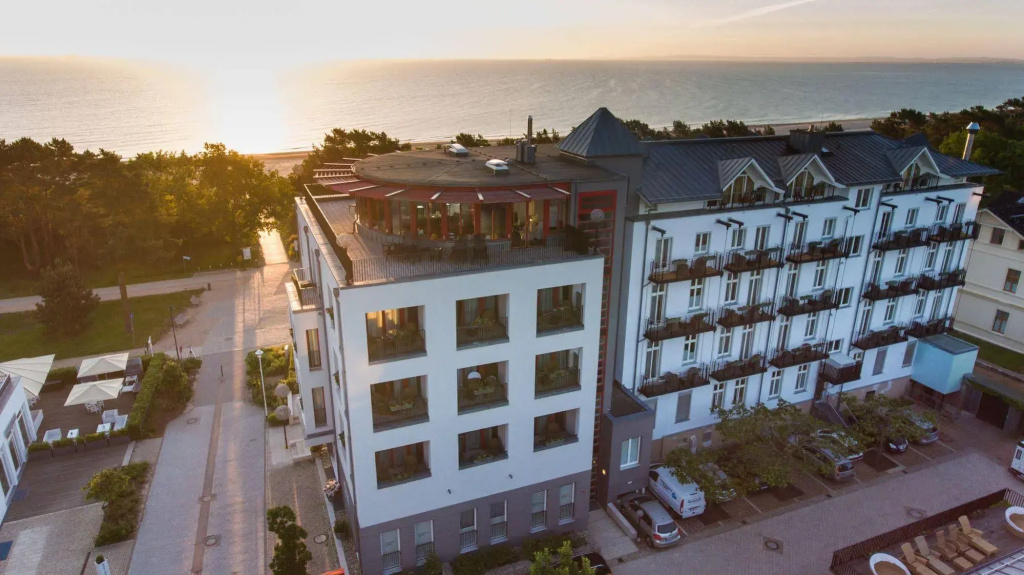 Strandhotel Heringsdorf mit Soleaußenpool 30 Grad