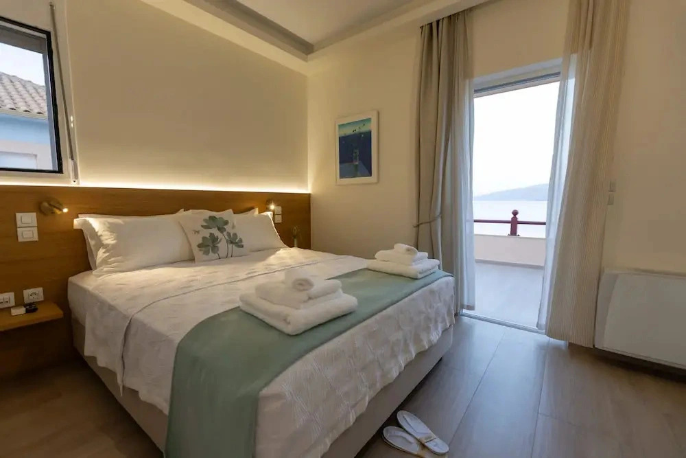 Seafront Villa Ciel with Private Pool in Nafpaktos