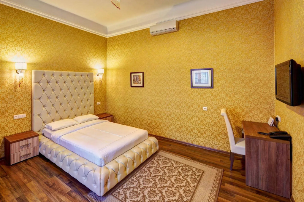 Apartments Leopolli near Opera House