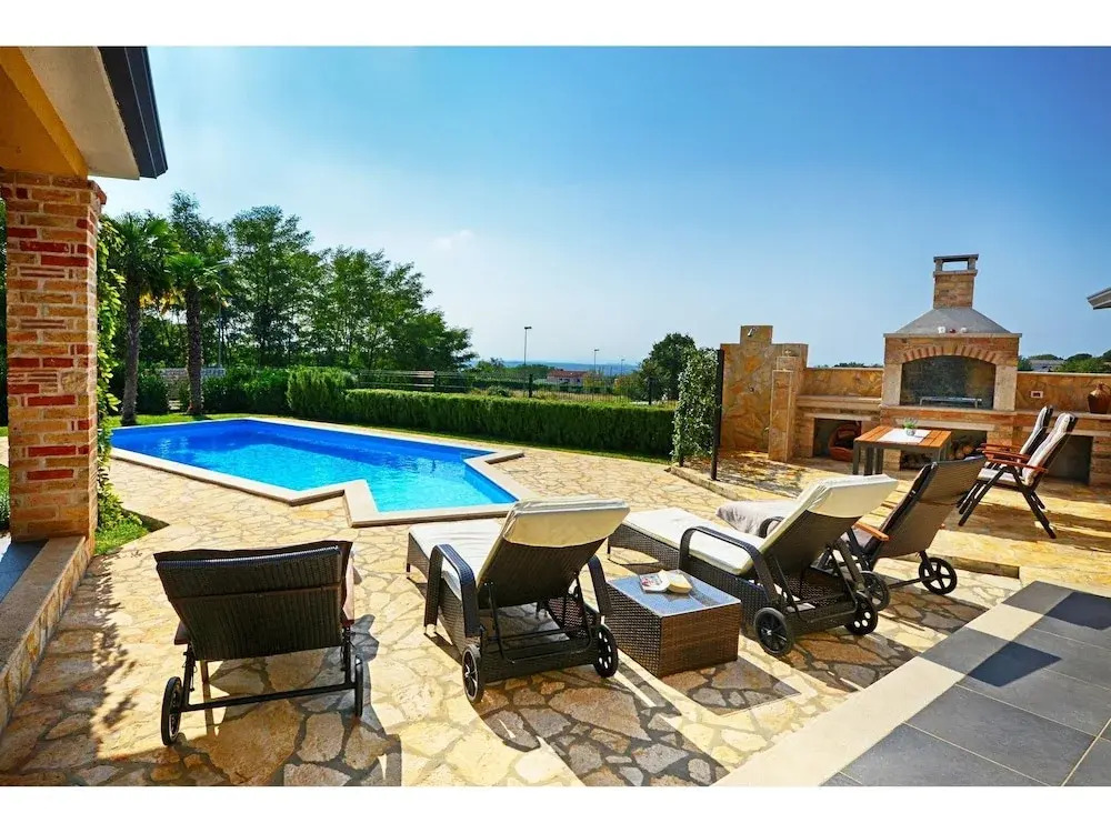 Beautiful Holiday House With Private Pool and Terrace