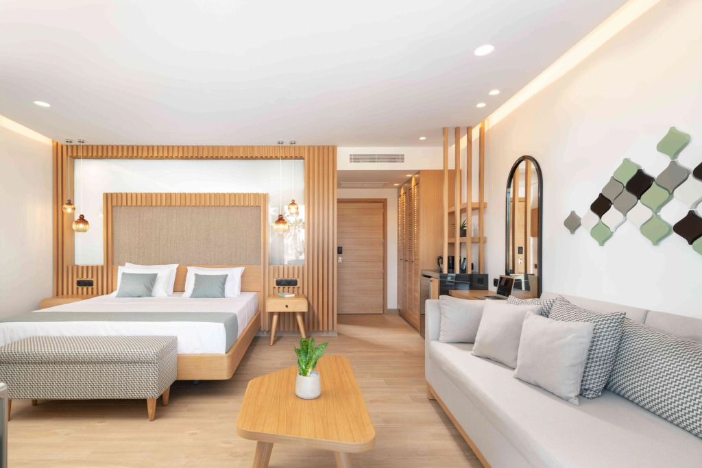 Lyttos Mare Adults Friendly 12+