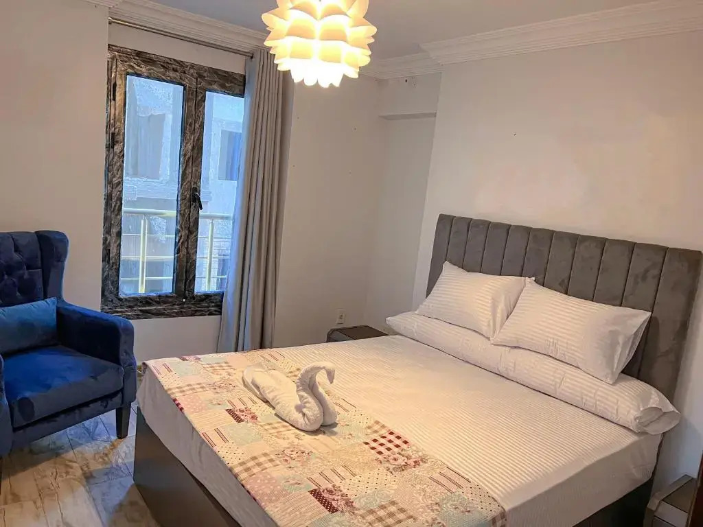 Stunning 3 BED APT Beach front Panoramic View ALEX