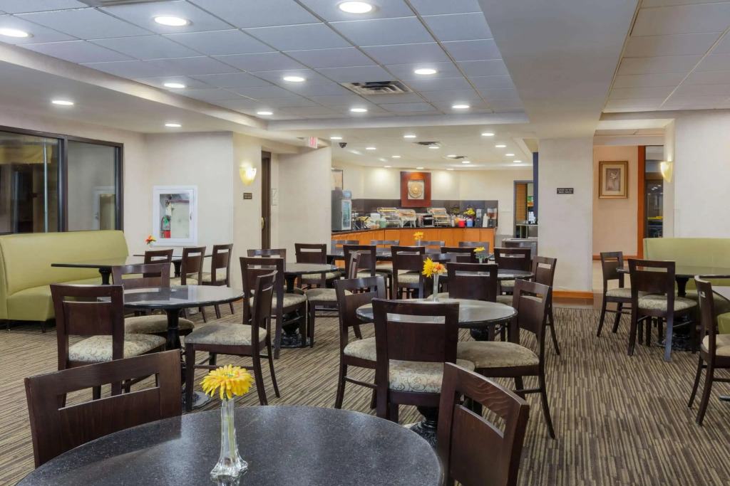 La Quinta by Wyndham Garden City