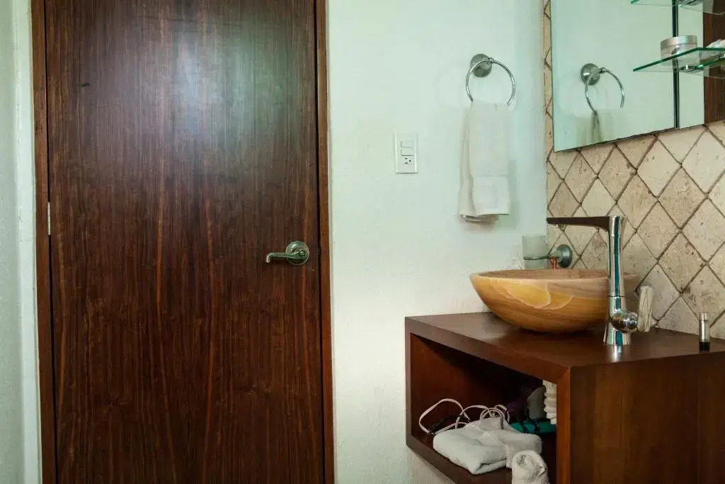 Las Olas Condominium #207