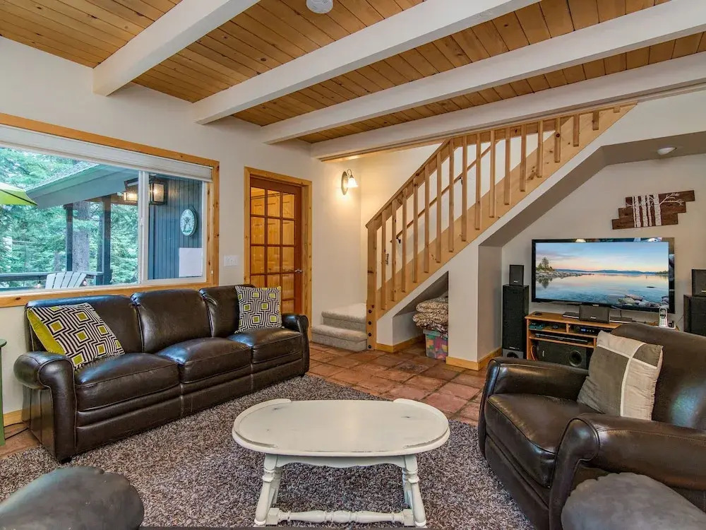 3br  In The Woods, Near Beach 3 Bedroom Cabin